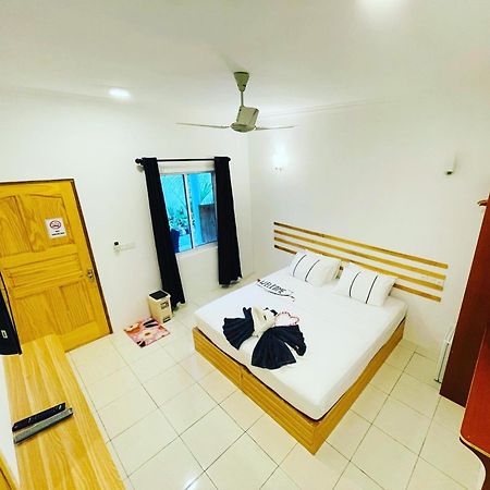 Sunny Beach Thoddoo Luaran gambar